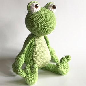 Kimmi the frog PDF crochet pattern image 4