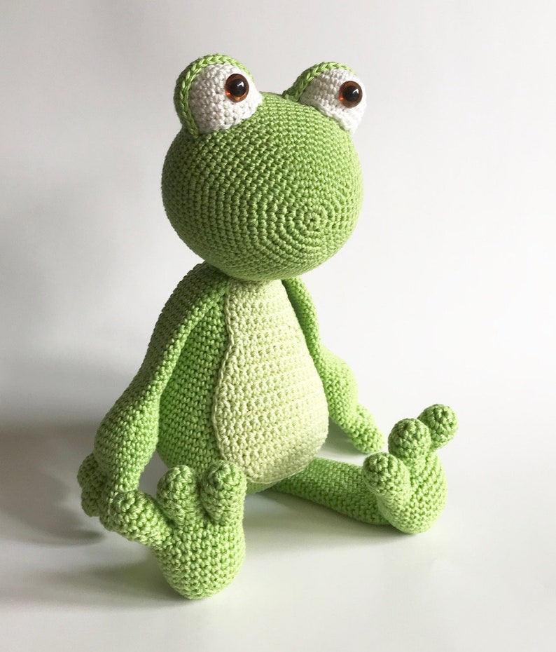 Kimmi the frog PDF crochet pattern image 4