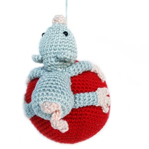 Christmas ball with mouse PDF crochet pattern image 2