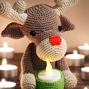 Reindeer with candle PDF crochet pattern image 2