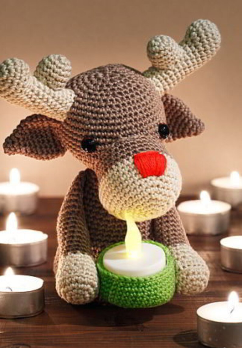 Reindeer with candle PDF crochet pattern image 2