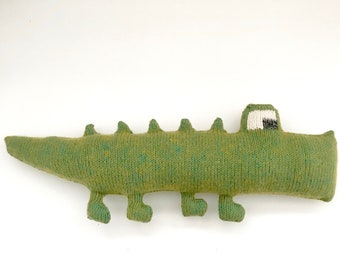 Max the knitted crocodile PDF knitting pattern