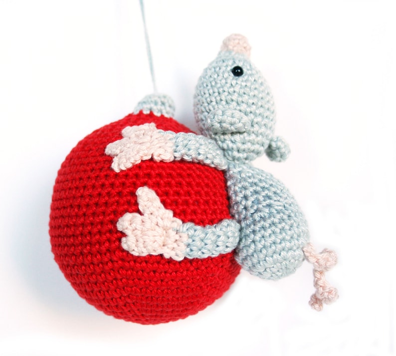 Christmas ball with mouse PDF crochet pattern image 1