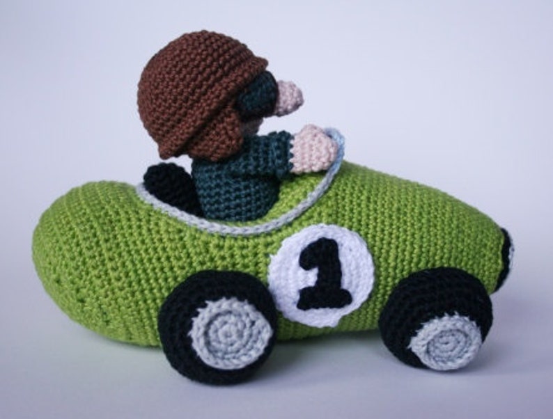 Racing car PDF crochet pattern image 4