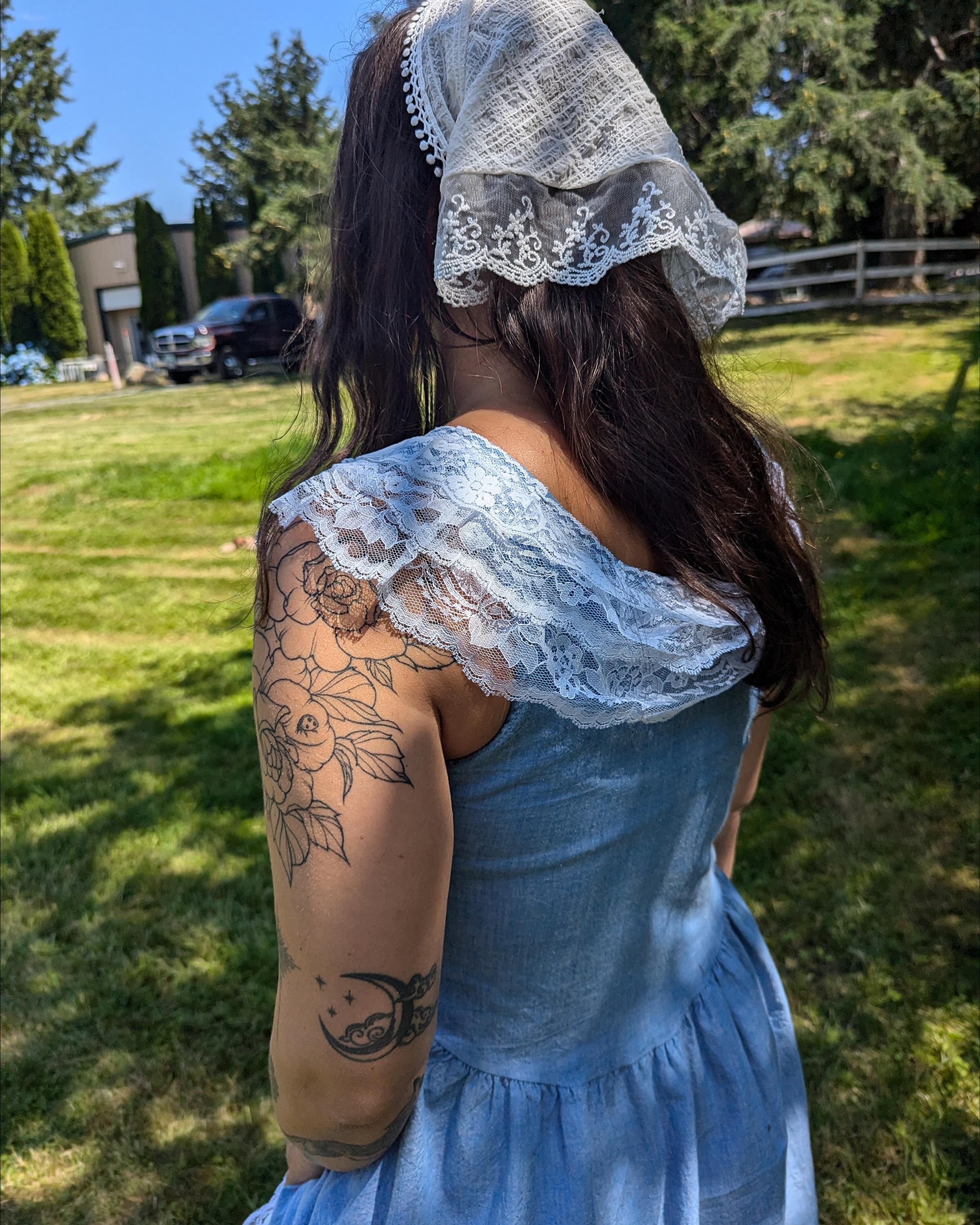 S - Chambray & Lace Maxi Dress With Bow / Lace Western
