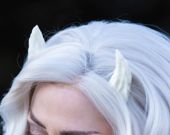 White 3D Resin Printed Textured Demon Horns - Dragon / Devil / Monster Horns for Costumes, Cosplay, Halloween, Ren Faire