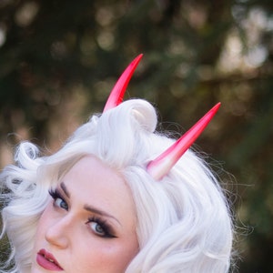 Red Tipped White Resin Cast Oni Horns - Demon / Devil / Dragon / Monster Horns for Costumes, Cosplay, Halloween, Ren Faire