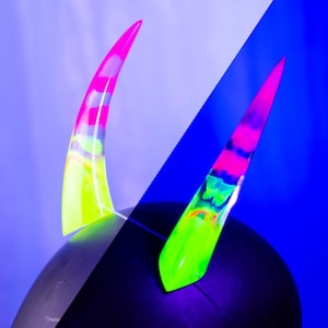 UV Reactive Resin Oni Horns - Pink/Yellow