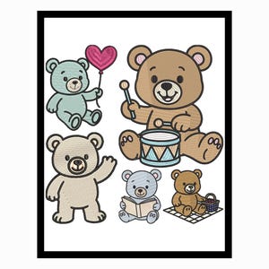 Puede incluir: Diseño bordado con cinco osos de peluche de dibujos animados en varias poses. Un oso sostiene un globo en forma de corazón, otro toca un tambor y un tercero saluda. Los otros dos osos están leyendo y sosteniendo una cesta.
