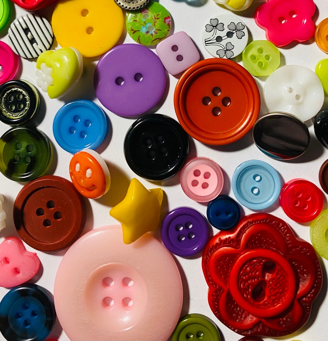 Assorted Buttons in Batches of 50 - Etsy