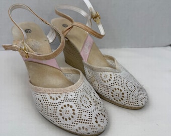 Vintage Coasters White Crochet Lace Espadrille Wedge Sandals Pink Trim 8.5
