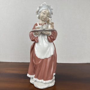 Lladro Mrs Claus - Etsy display picture 1