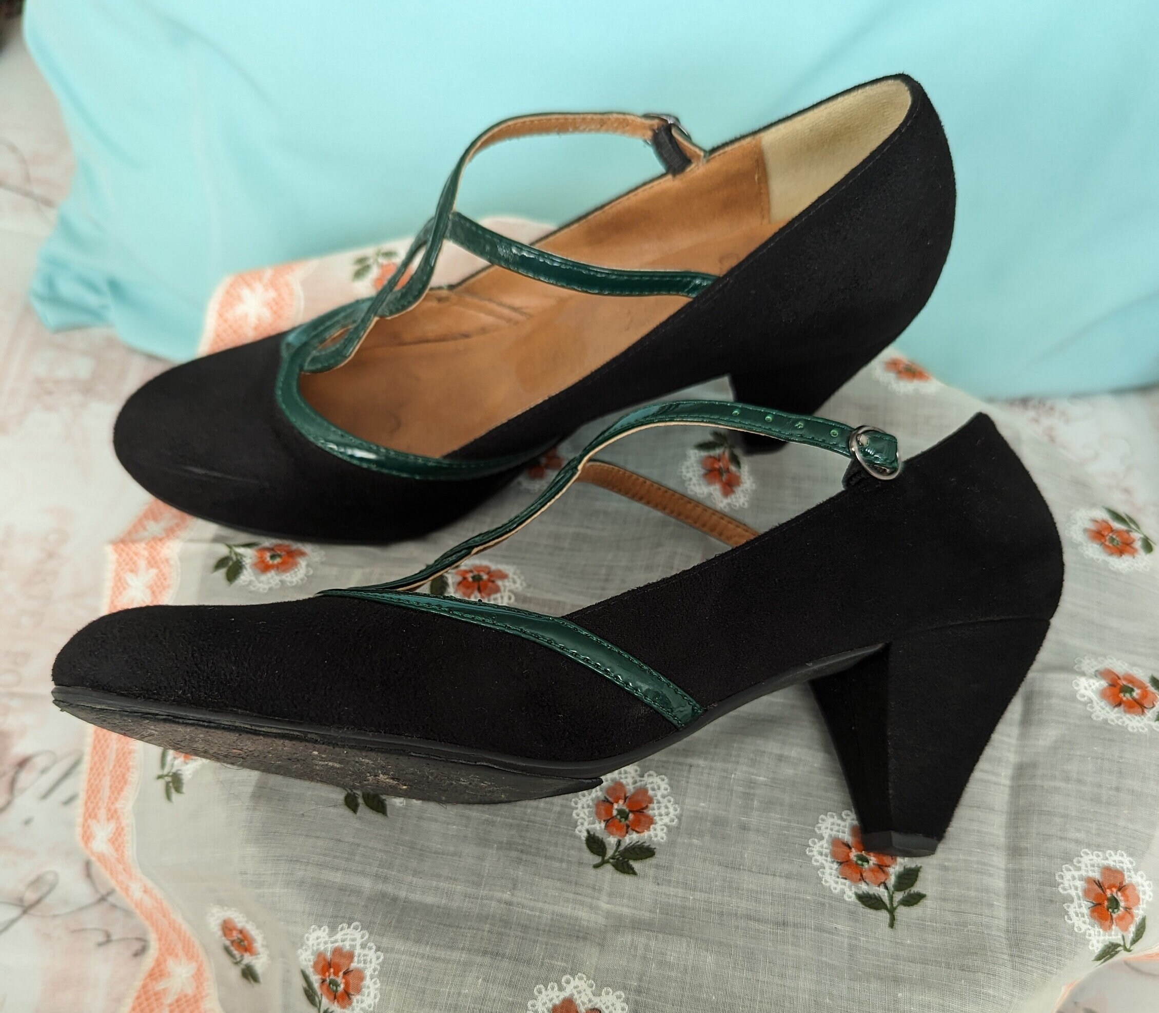 Vintage Suede Crown Cone Heels Size 9 1/2 1950's-60's