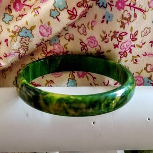 Vintage Spinach Green Bakelite Bangle 1930's-40's-Spinach Green & Yellow End Of Day Bakelite Bangle Beautiful Swirls-Mid Century image 1