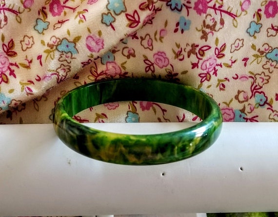 Vintage Spinach Green Bakelite Bangle 1930's-40's… - image 1