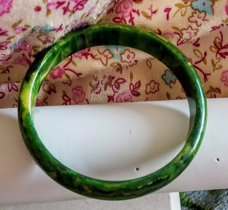 Vintage Spinach Green Bakelite Bangle 1930's-40's-Spinach Green & Yellow End Of Day Bakelite Bangle Beautiful Swirls-Mid Century image 8