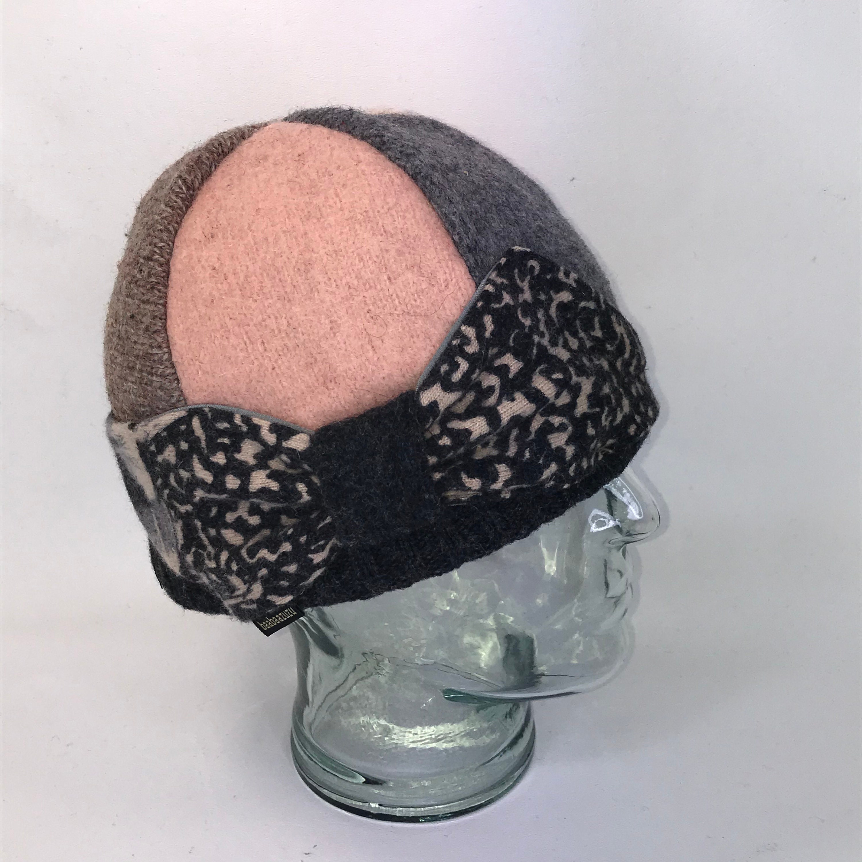 ハッピー Women's Pink Winter Hat With Bow - Handmade in Michigan by