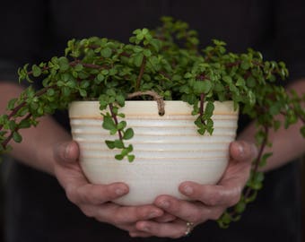 LARGE HANGING PLANTER // handmade - ceramic planter - modern hanging planter - jungalo - succulent planter - indoor garden - speckled cream