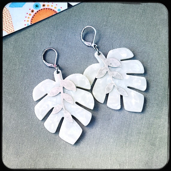 Elodie Leaf Earrings