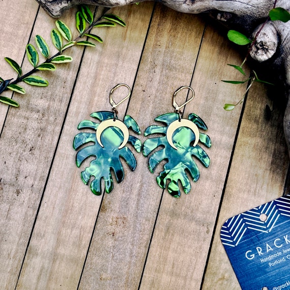 Belem Monstera Earrings