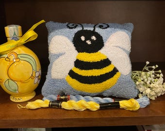 Bzzzz Bee Punch Needle Spring Pattern