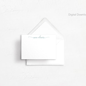 Puede incluir: Un juego de papelería blanco con una tarjeta y un sobre. La tarjeta tiene el nombre "erin elmore" en escritura turquesa. Las palabras "Digital Download" están en la esquina superior derecha. La papelería está sobre una superficie blanca texturizada.