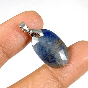 Blauer Saphir Edelstein Pendanrt, Blauer Saphir Kristall Halskette, handgemachter Saphir Schmuck, Sommer Schmuck, Geschenk für ihre Mutter, Geschenk für Frau