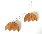 jewel earings wood teck minimalist flower dionaea.