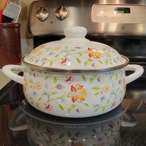 MINTON Haddon Hall Covered Casserole, Enamel Over Metal Cookware, Floral Pattern, Unused 2 Qt Prinz Pot, Made in Germany