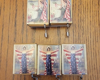 Vintage Rare Victorian Trading Co, Handheld Crank Music Box w/18 Note Mechanism, 'America the Beautiful' Patriotic Americana-Celebrate 250th