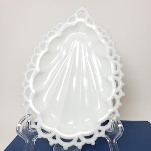 Vintage 1950&#39;s Westmoreland, Shell Shaped, Milk Glass Dish with Lace Edge, Teardrop Shaped Tray, Soap Dish, Jewelry/Ring Dish