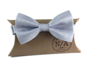 Light blue bow tie, pale blue, pastel blue, mens bow tie, pretied, adjustable