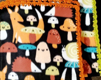 Woodland Animals Fleece Baby Blanket. Forest Animals Crochet Trim Fleece Blanket. Gender neutral baby blanket. Boy / Girl baby gift.
