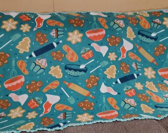 Chrismas cookie fleece throw blanket. Gingerbread holiday fleece throw blanket. Baker holiday gift. Winter home decor. Christmas/Yule gift.