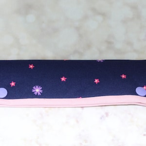 Naald met bloemenmotief: breinaald/haakbeschermer