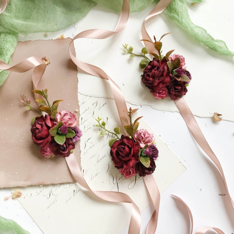 Bridesmaids corsage Autumn bridal bracelet Fall flower bracelet Bridal wrist corsage Bridesmaids bracelet Burgundy flower wrist corsage