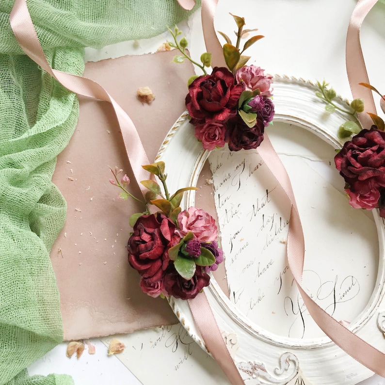Bridesmaids corsage Autumn bridal bracelet Fall flower bracelet Bridal wrist corsage Bridesmaids bracelet Burgundy flower wrist corsage