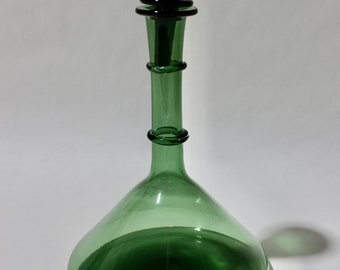 vintage 1960's -unknown maker- MCM Glass decanter w/ stopper. Emerald green - Hand blown. 12 1/4" Tall x 8" Wide