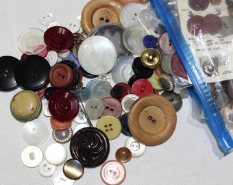 vintage, miscellaneous lot of buttons -40's - 80's-  Wood, plastic, metal. etc. Mom's sewing supplies. Almost ONE pound!