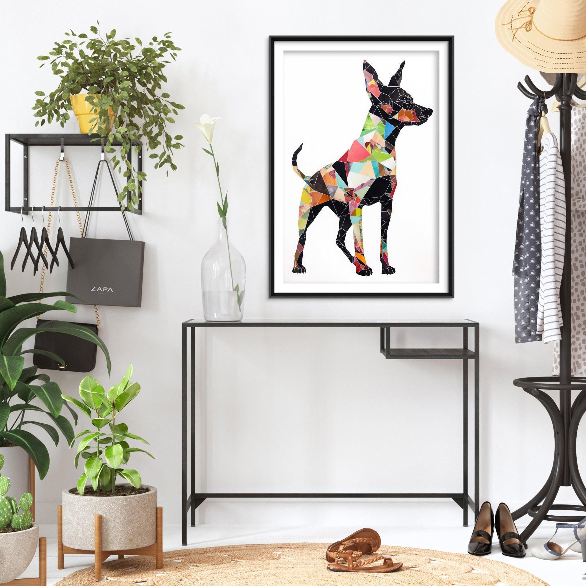 カラフルな紙片で覆われたミニチュアピンシャーの絵画 - アート
