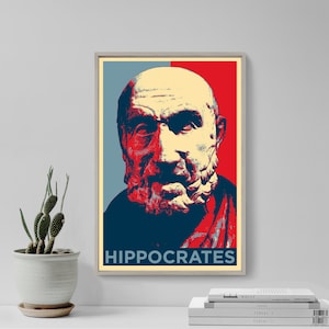 Op de afbeelding: Een poster in vintage stijl met een buste van Hippocrates, de vader van de geneeskunde, in een rood-wit-blauw kleurenschema dat doet denken aan een politieke campagneposter. De tekst "HIPPOCRATES" is in vetgedrukte witte letters onderaan gedrukt.