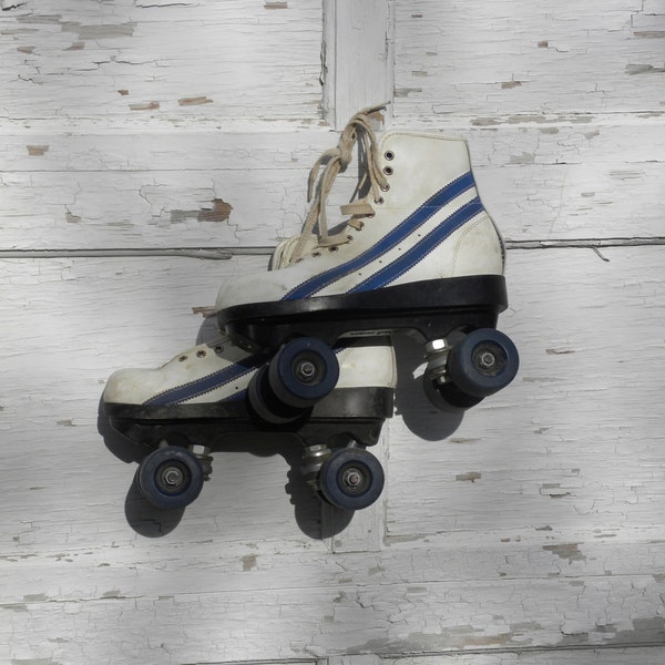 Retro Vintage Roller Skates - White with Blue stripe