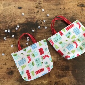 Mini Gift Bags, Reusable, Holiday, Christmas, Gift Card Holder, Party Favor, set of 2, made with licensed Mandalorian fabric Gift Gopher Grogu