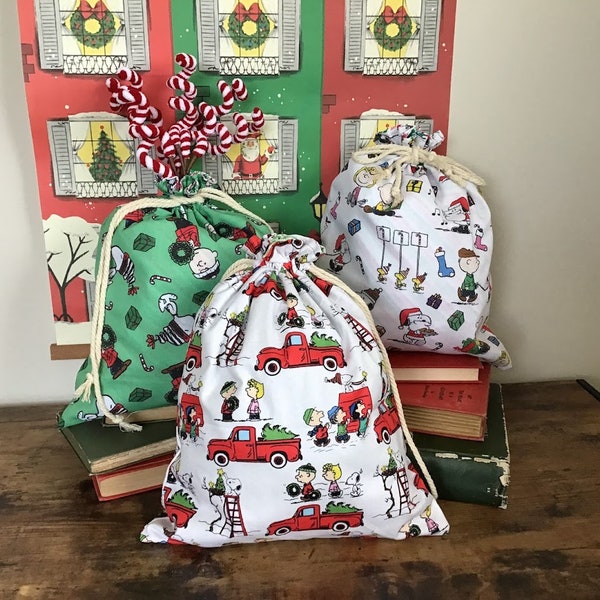 Peanuts Christmas Sack, Reusable Drawstring Holiday Gift Bag, Holiday Home Decor, Charlie Brown, Snoopy, Linus, Lucy, Under the Tree Filler