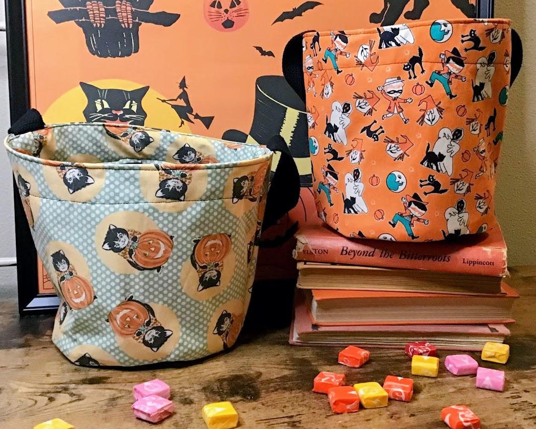 Vintage Halloween Trick or Treat Bucket, Retro Character Print Candy ...
