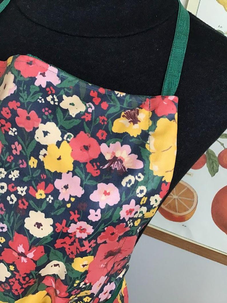 Laminate, Paris-themed Wipeable Adult Apron, Carpenter Style ...