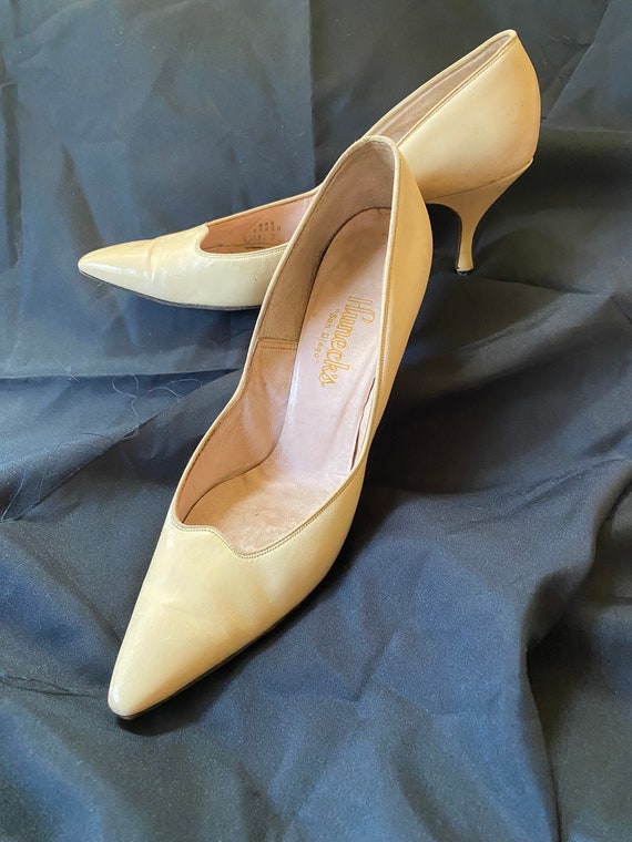 Bone colored pumps sales