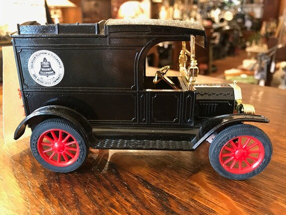 ertl replica ford 1913 model t van bank