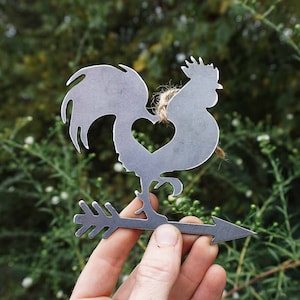 Rooster Weathervane Ornament with heart made from Recycled Raw Steel Rustic Farmhouse Decor Homestead Chicken Coop Decoration Farm Barn Gift