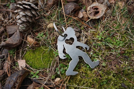 Yeti Bigfoot Sasquatch Rustic Steel Metal Key Chain and Bottle